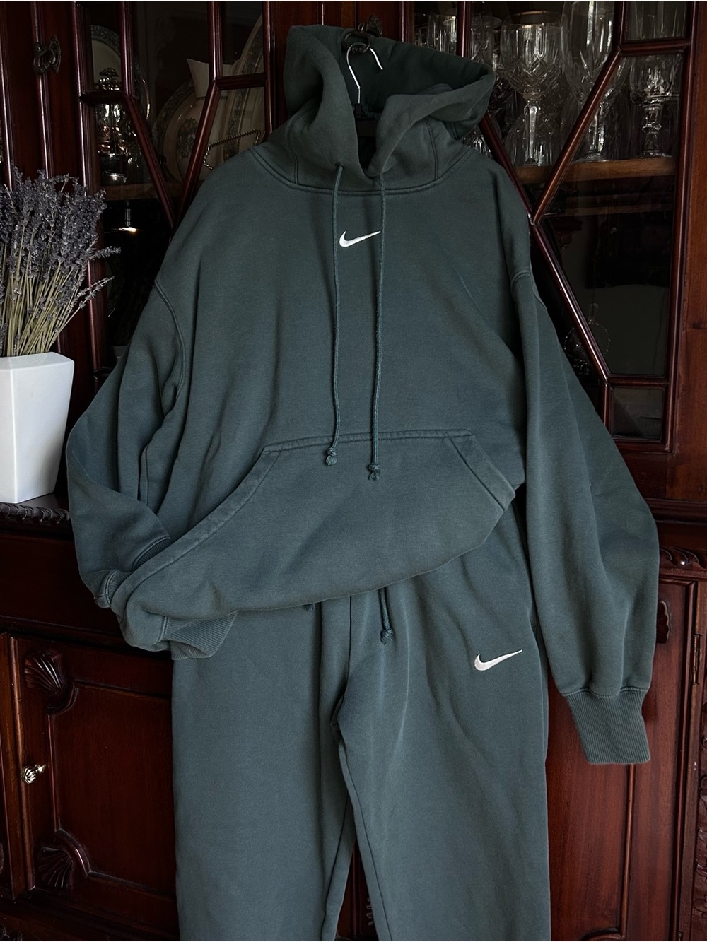 Nike Women’s Phoenix Fleece Vintage Green Matching Sweat Set